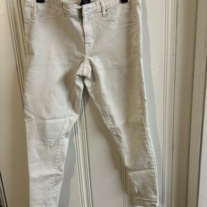 Stylish White Skinny Jeans